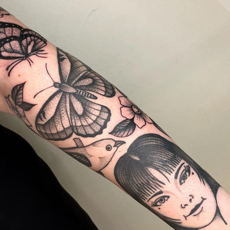 fine line traditional tatuering